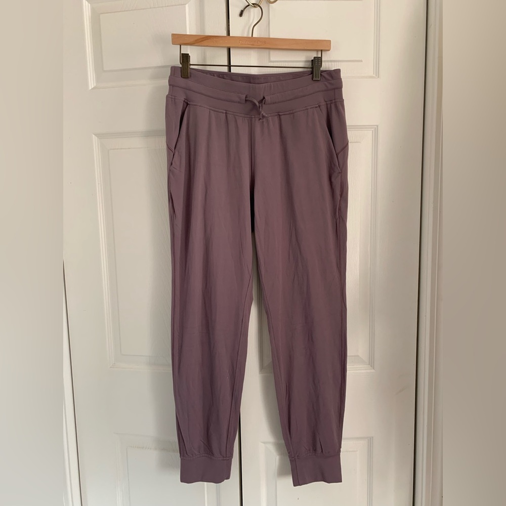 Lululemon joggers size 10